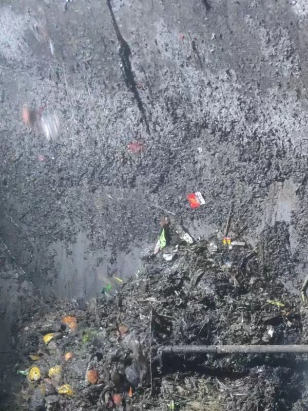 个旧污水池清理